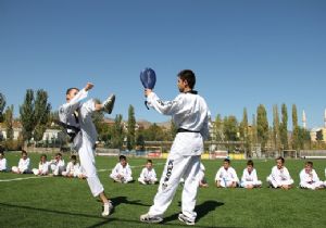 Oltu da Taekwondo rüzgarı